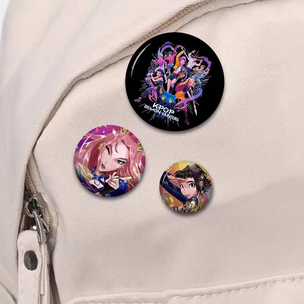 Pin's KPop Demon Hunters Huntrix Golden — photo 4